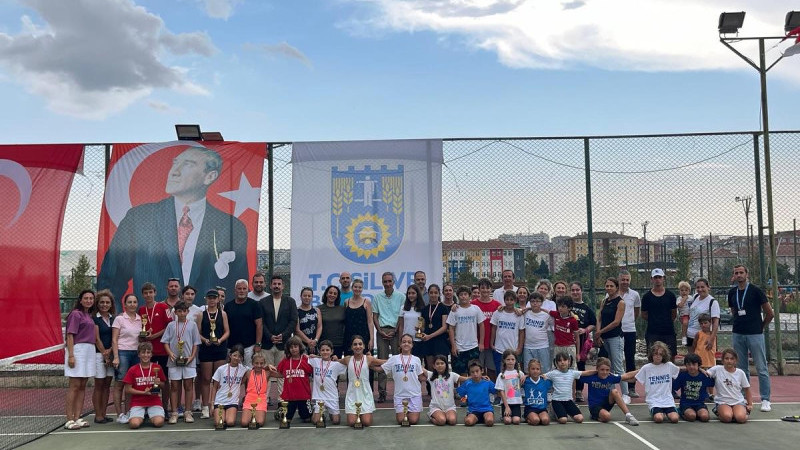   Silivri Belediyesi'nin Düzenlediği 30 Ağustos Zafer Kupası Tenis Turnuvası Tamamlandı