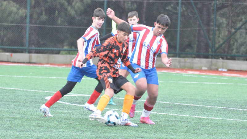 SELİMPAŞASPOR U15 SIKI TAKİPTE (4-0)      