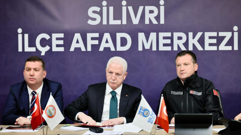 İstanbul Valisi Davut Gül, Afet Sonrası Çalışmaları Değerlendirdi