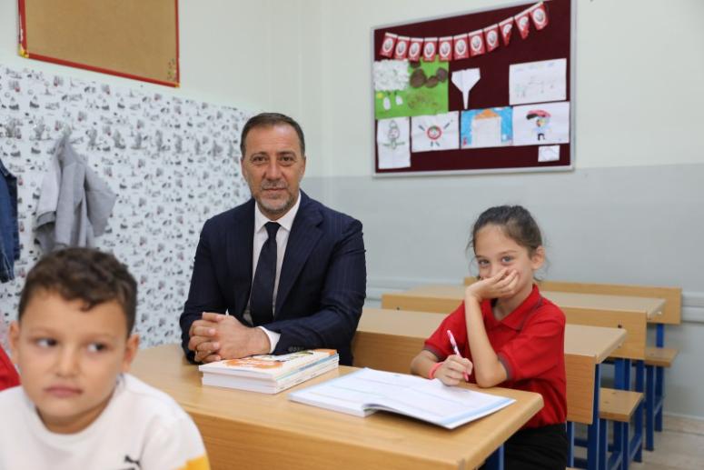 SİLİVRİ'DE YENİ EĞİTİM DÖNEMİ İÇİN AÇILIŞ TÖRENİ DÜZENLENDİ