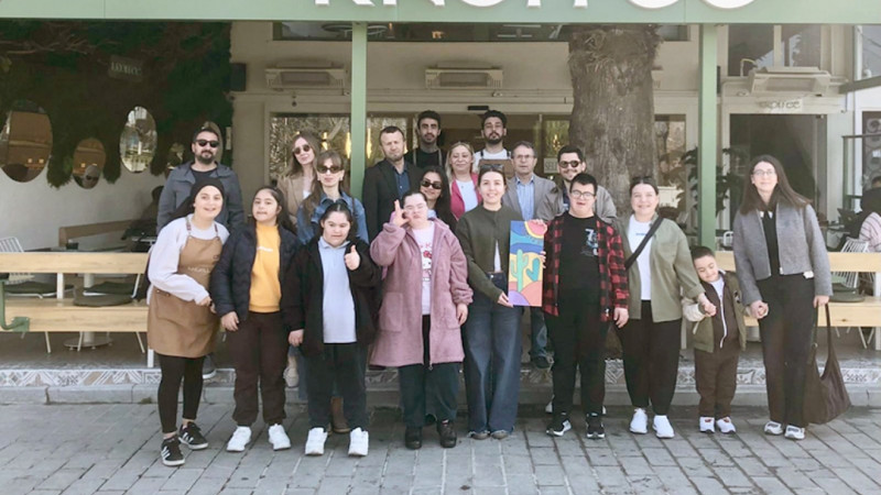 KROFFEE’de Özel Öğrencilere Anlamlı Kahvaltı Buluşması