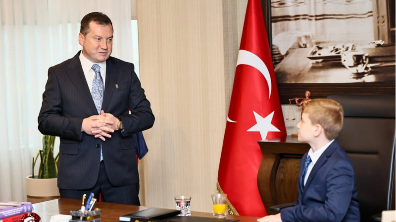 Silivri’de 23 Nisan Geleneği: Başkanlık Koltuğu Miniklere Emanet