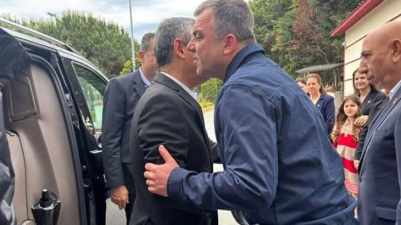 Silivri’de Özgür Özel’e Cezaevi Ziyareti Öncesi Karşılama
